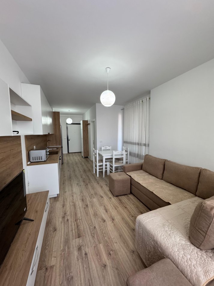 Tirane, jap me qera apartament 1+1 Kati 3, 500 € (Perballe Amerikan 3)