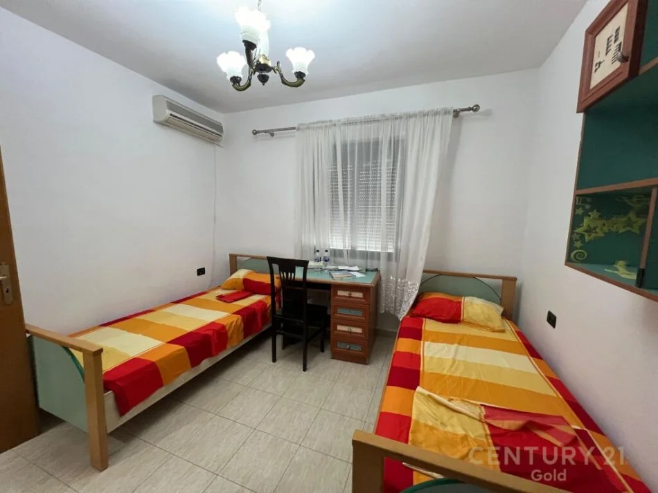 QERA APARTAMENT 2+1 PRANE RRUGES MINE PEZA! Gold90455