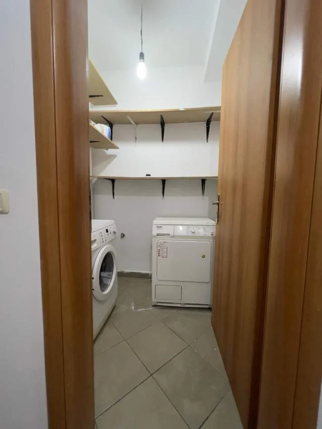 Tirane, ofert apartament 1+1 Kati 3, 80 m² 450 Euro (rruga e kavajes)