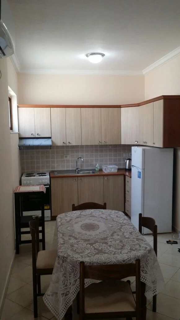 Tirane, jepet me qera apartament Kati 3, 60 m² (Riza Jasa, Pazari i Ri)