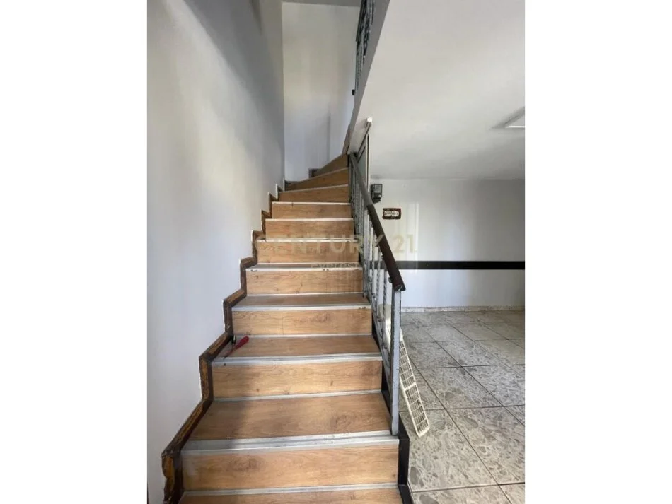 KAFE FLORA, JAPIM AMBJENT PER ZYRE ME QIRA!