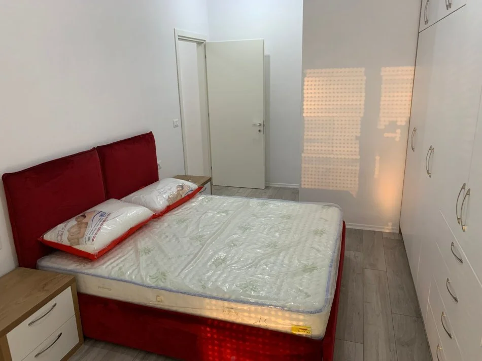 Tirane, jepet me qera apartament 2+1+Aneks+Ballkon Kati 8, 120 m² 450 € (Univers City)