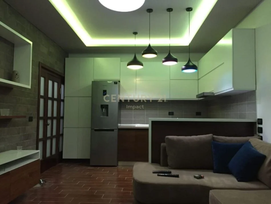 Tirane, shitet apartament 1+1+Ballkon Kati 8, 74 m² 110.000 € 