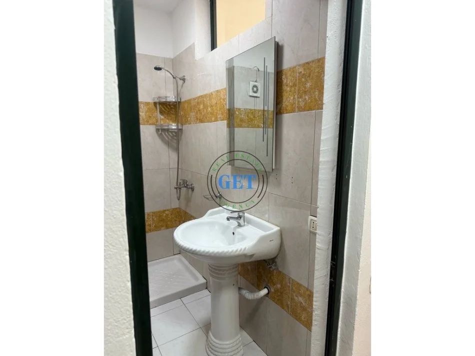 Durres, jepet me qera garsoniere, Kati 5, 40 m² 350 € (Golem)