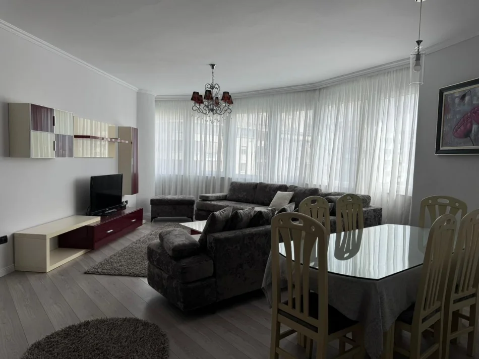 Tirane, jepet me qera apartament 3+1 Kati 6, 115 m² 1.200 € (Delijorgji)