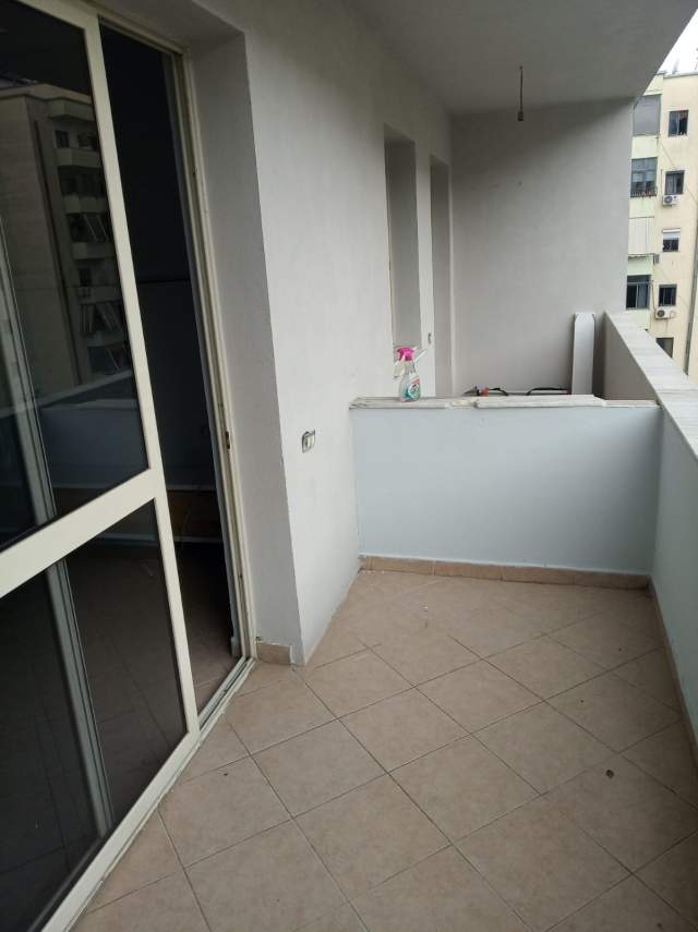 Shqiperi, jap me qera 1+1+A+BLK Kati 5, 77 m² 30.000 Leke (Tek NSHRAK-u)