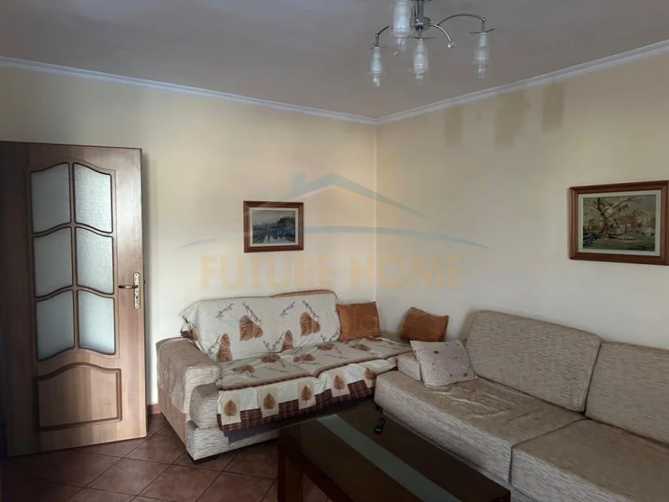 Tirane, jepet me qera apartament 1+1 Kati 5, 60 m² 400 € (mine peza)
