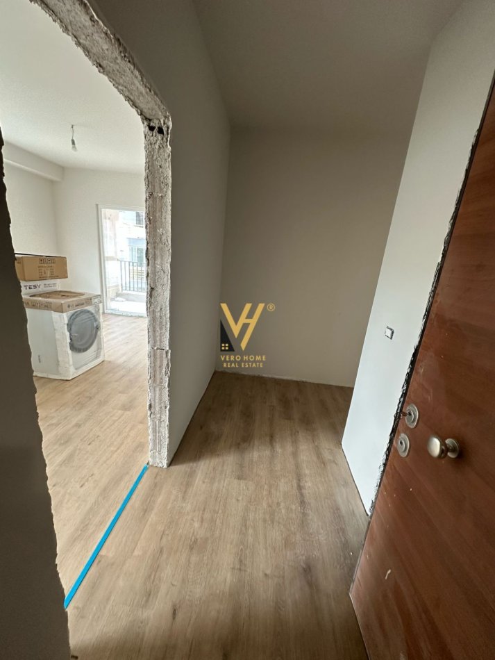 Tirane, shitet apartament 2+1+Ballkon Kati 1, 102 m² 200.000 € (LAPRAKE)