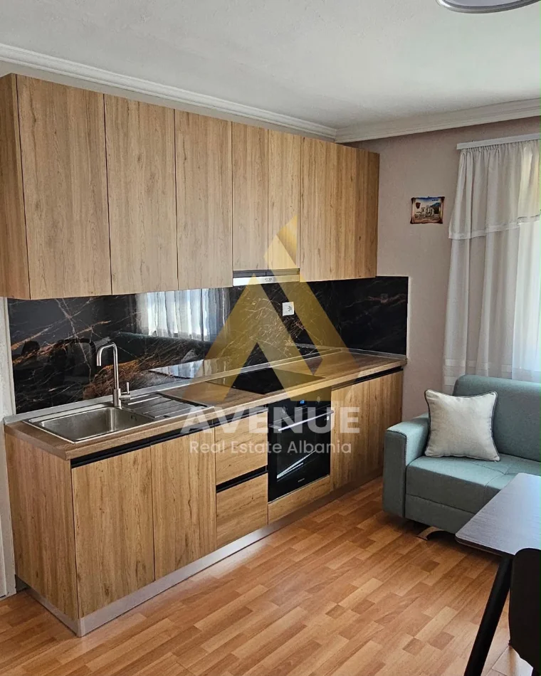 Tirane, jepet me qera apartament 1+1+Ballkon Kati 4, 60 m² 500 € (Rruga Mihal Grameno)
