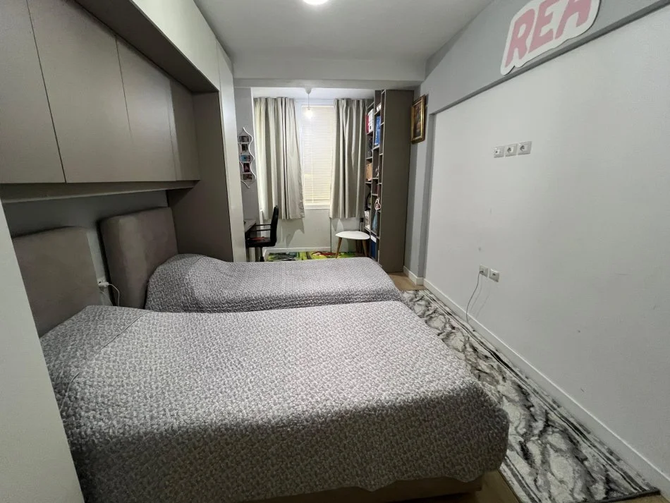 Tirane, shitet apartament 2+1+Aneks+Ballkon Kati 6, 102 m² 140.000 € (Yzberisht)