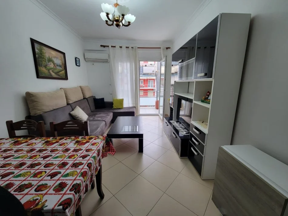 Tirane, jepet me qera apartament 1+1 Kati 6, 72 m² 450 € (Tirana Golden Park)