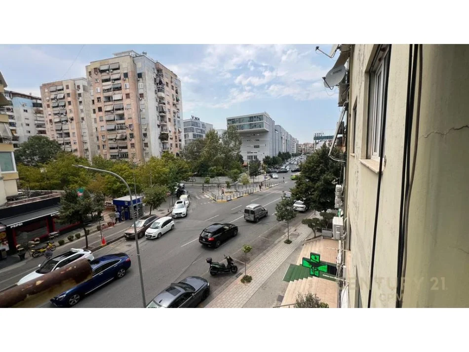 Tirane, shes apartament 2+1 Kati 2, 99 m² 240.000 € (Komuna e Parisit)