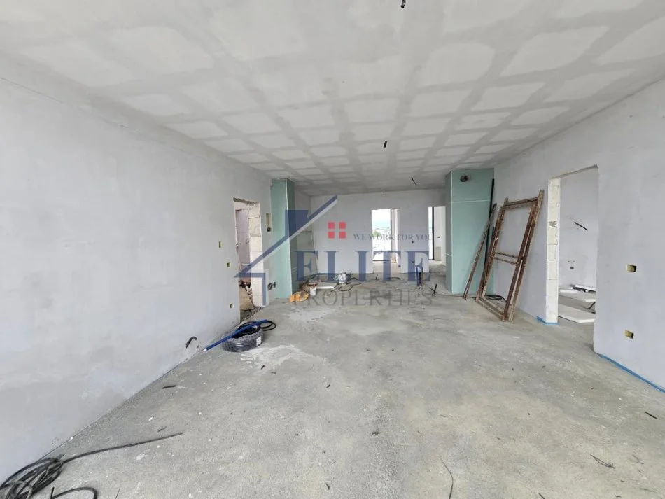 Gjiri Lalezit | Hamallaj, shitet apartament 3+1+Ballkon Kati 5, 159 m² 412.360 € (Porto Lalzi)