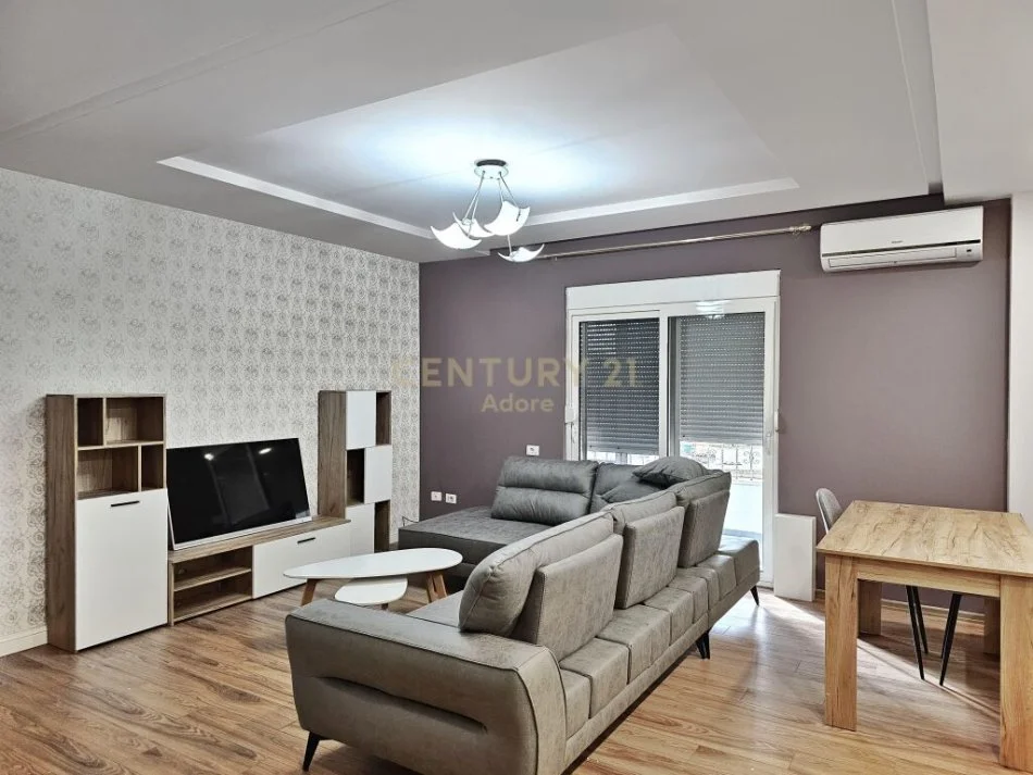Apartament Per Qira Prane Ministrise se Jashtme.
 Tirana, Albania