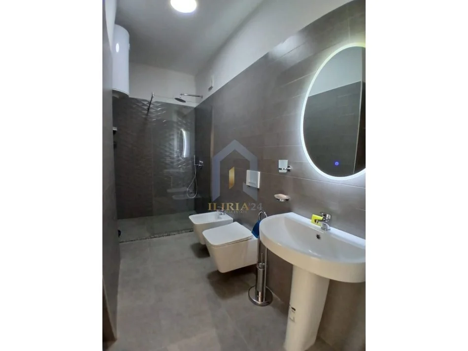 Tirane, jepet me qera apartament 2+1 Kati 4, 71 m² 1.000 € (Rruga “Don Bosko”)