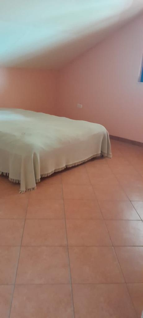 Tirane, jepet me qera apartament 4+1+A+BLK Kati 2, 320 m² 450 Euro (Siri kodra)