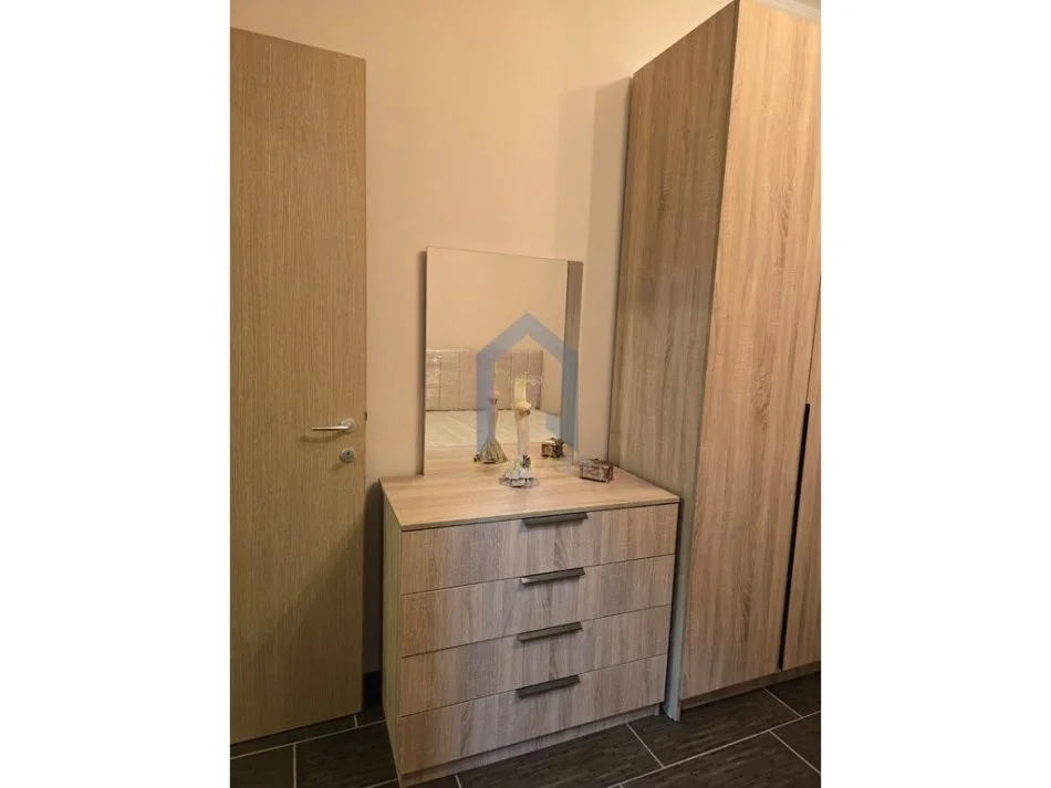 Tirane, jepet me qera apartament 2+1+Ballkon Kati 4, 110 m² 500 € 