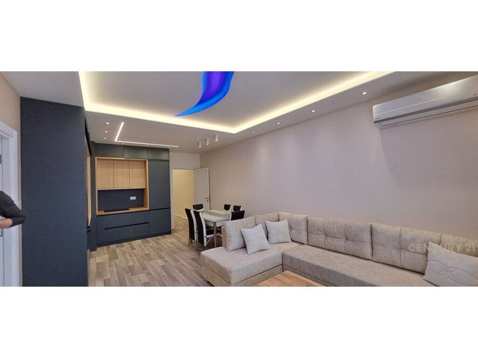 Super Apartament per Qera 2+1+2 tek Arlis Farmacia 10 !!