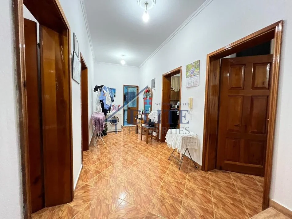 Tirane, jepet me qera apartament 3+1+Ballkon Kati 2, 120 m² 620 € (Ali Demi)