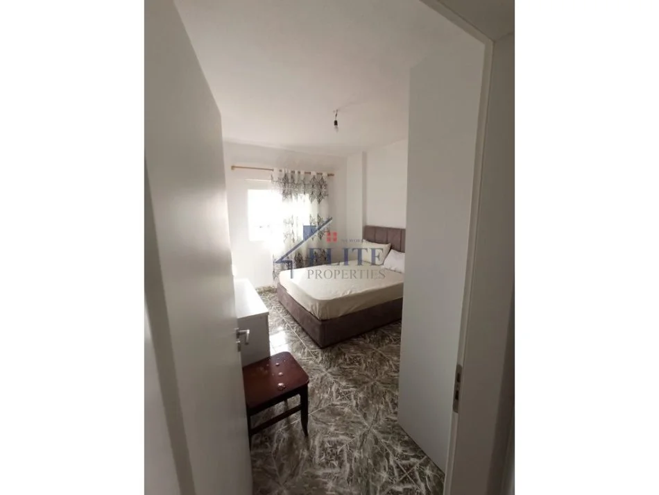 Tirane, jepet me qera apartament 2+1+Ballkon Kati 7, 87 m² 550 € (Don Bosko)