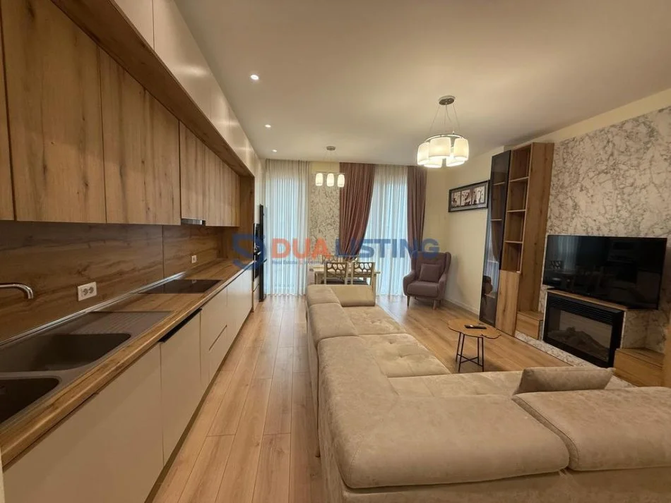 Tirane, jepet me qera apartament 2+1+Ballkon Kati 3, 100 m² 800 € (Rruga Ferit Xhajko)
