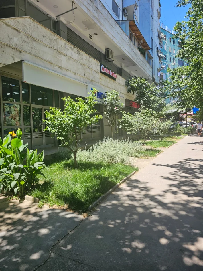 Tirane, shes ambjent biznesi Kati 1, 120 m² 296.000 € (Përball Me Delijorgjin)