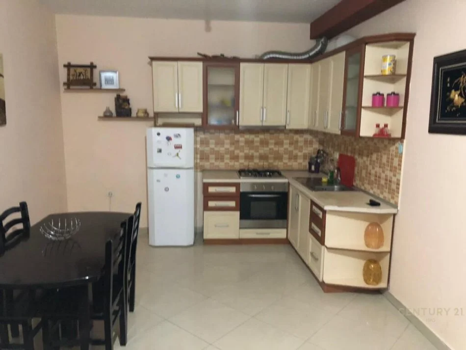 Jepet me qera apartament 2+1 Rr Dibres, Kompleksi Halili!