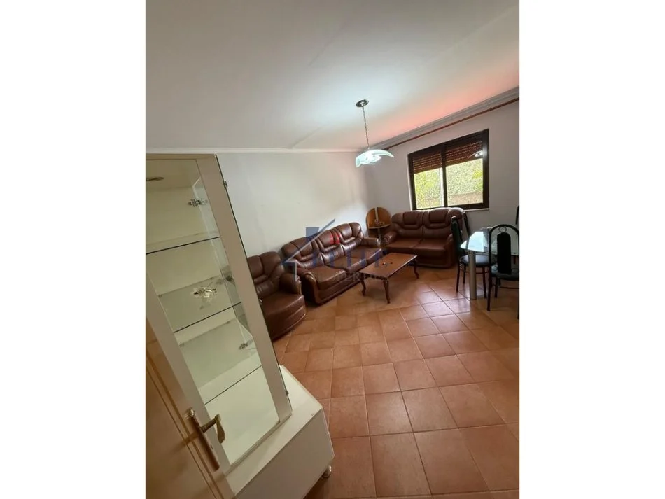 Tirane, shitet apartament 2+1+Ballkon Kati 2, 72 m² 115.000 € (Ali Demi)