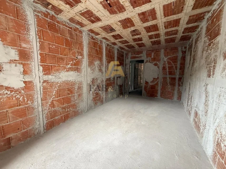 Tirane, shitet apartament 3+1 Kati 2, 131 m² 112.000 € (Paskuqan)