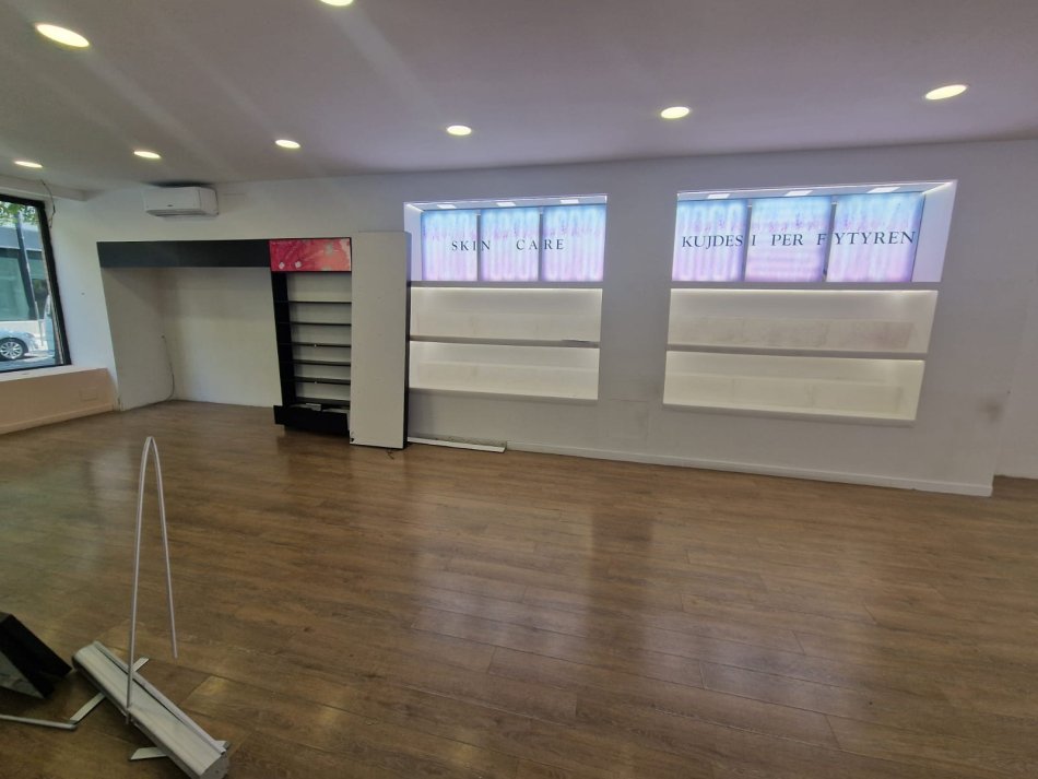 Tirane, jepet me qera ambjent biznesi Kati 0, 3.000.000 € (Abdyl Toptani)