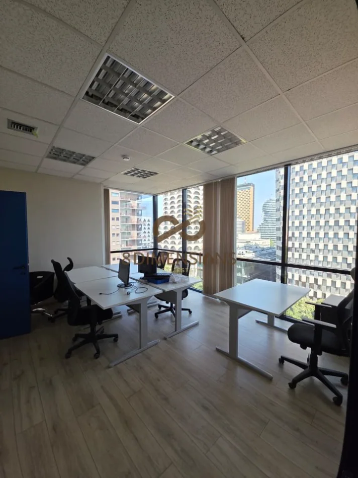 Jepet me qera Ambjenti ne Downtown one, prane Piramides se Tiranes (D828A-43)