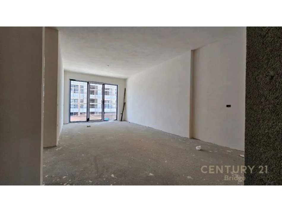 Tirane, shitet apartament ,