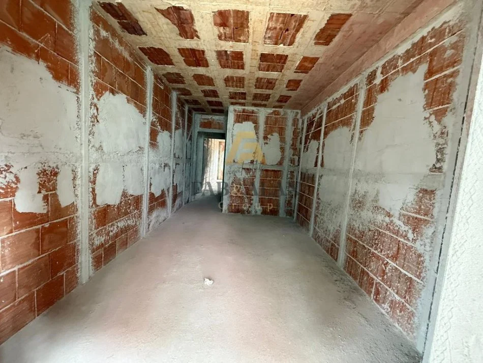 Tirane, shitet apartament 3+1 Kati 2, 131 m² 112.000 € (Paskuqan)