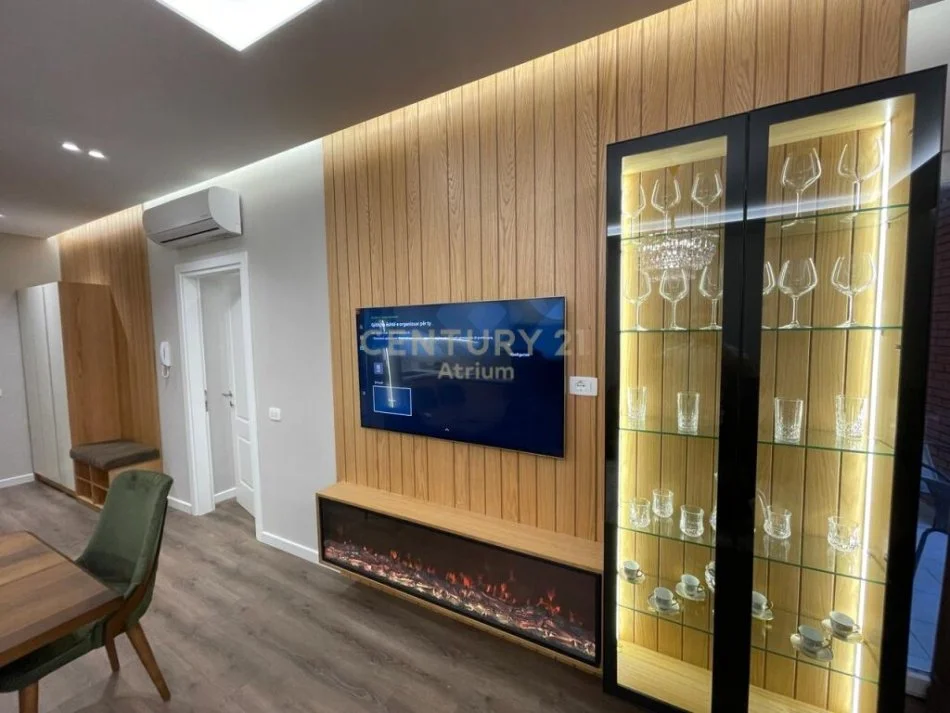 SHITET APARTAMENT 2 + 1+ 2 + POST PARKIMI TEK ALI DEMI !