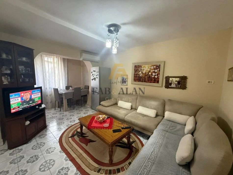 Tirane, shitet apartament 2+1 Kati 2, 72 m² 125.000 € (Shkolla Niket Dardani, Xhamllik)