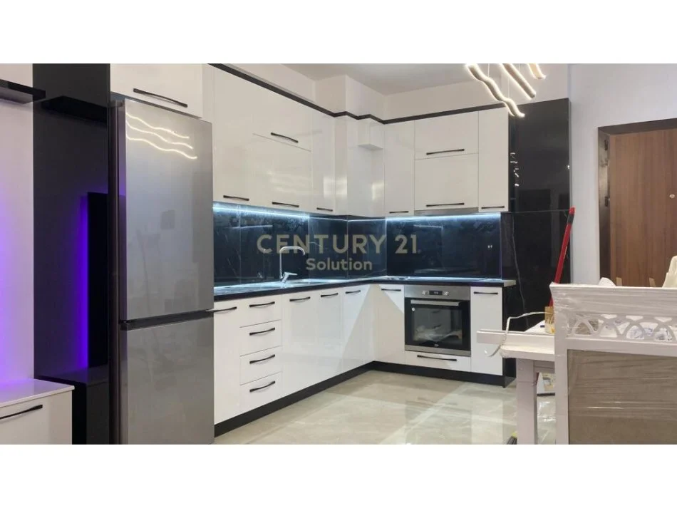 JEPET ME QIRA APARTAMENT 1+1 PRANE KOPSHTIT ZOOLOGJIK, 550 euro