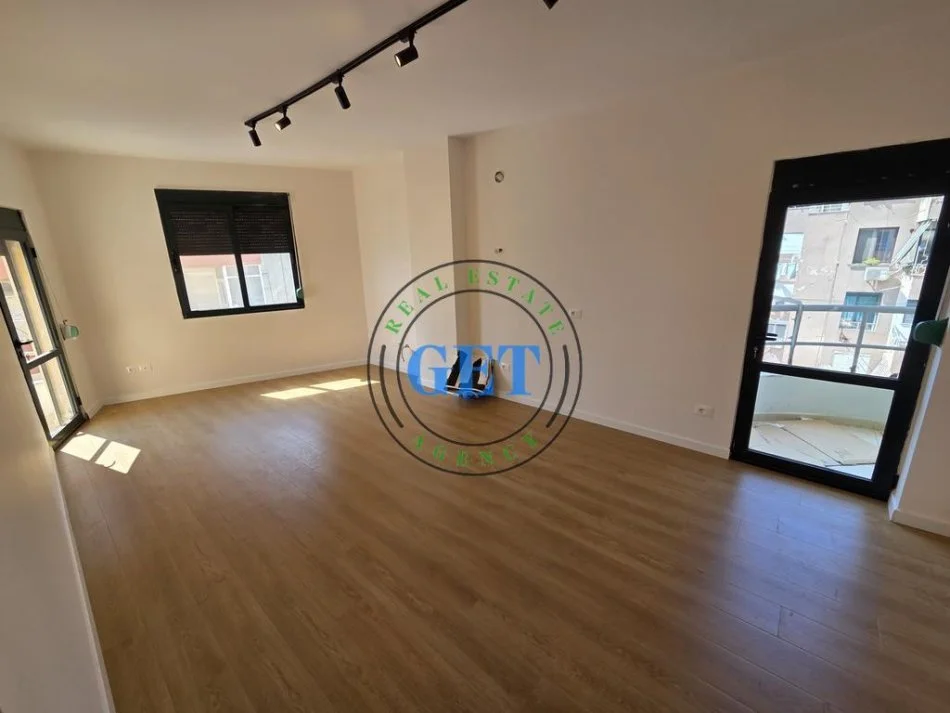 Durres, shitet apartament 2+1+Ballkon Kati 5, 95 m² 235.000 € (vollga)