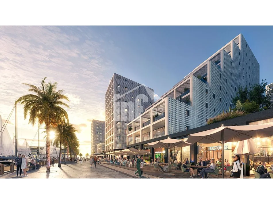 Vlore - Lungomare, shitet apartament 2+1 Kati 4, 121 m² 390.000 € (VLORA MARINA)