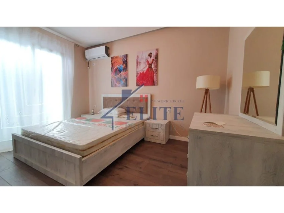 Tirane, jepet me qera apartament 2+1 Kati 4, 80 m² 730 € (Rruga Mine Peza)