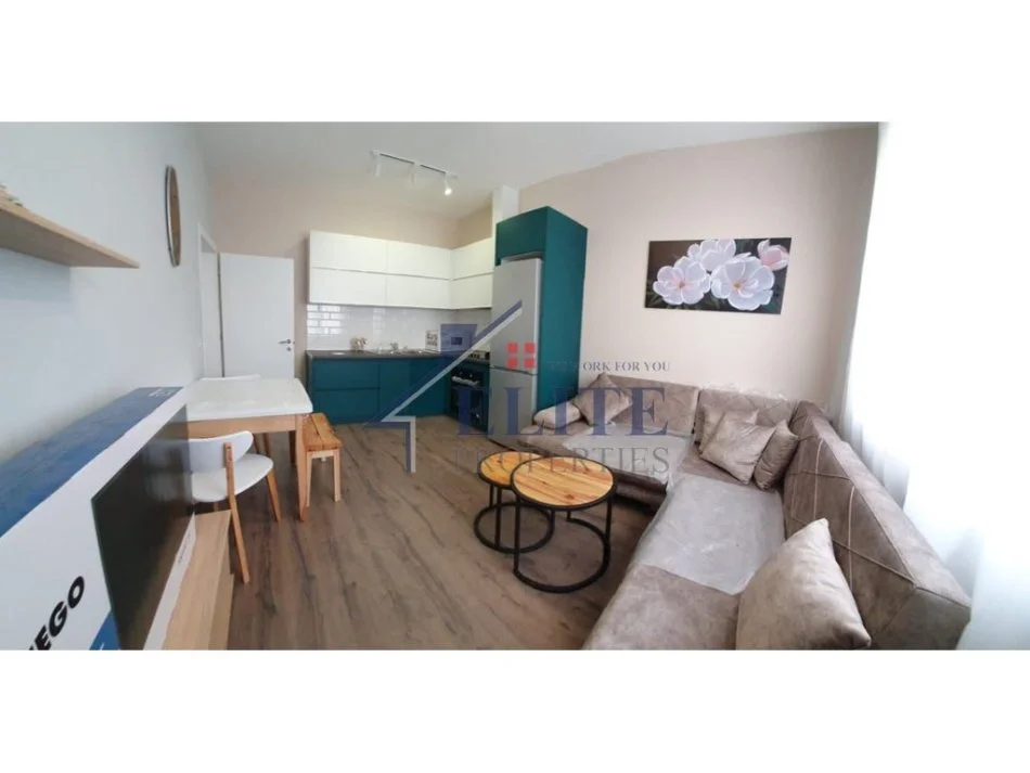 Tirane, jepet me qera apartament 2+1 Kati 4, 80 m² 730 € (Rruga Mine Peza)