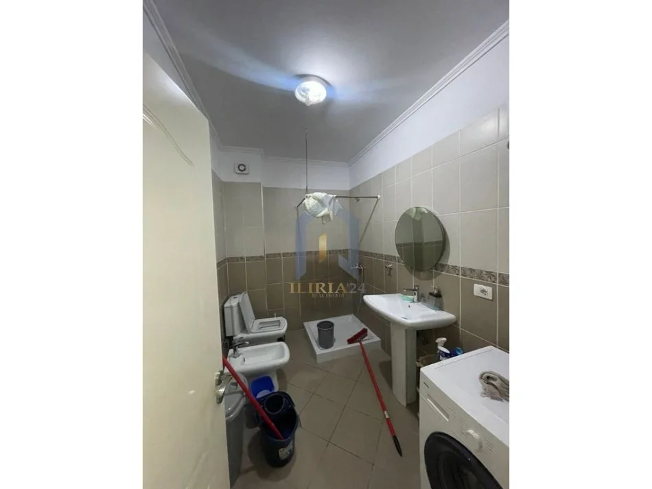 Tirane, jap me qera apartament 2+1+Ballkon Kati 4, 120 m² 650 € (Don Bosko)