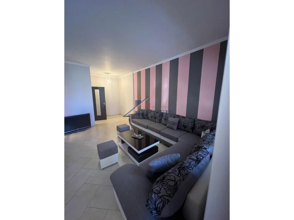 Tirane, jepet me qera shtepi 2+1+Ballkon Kati 2, 100 m² 400 € (Shkoze)