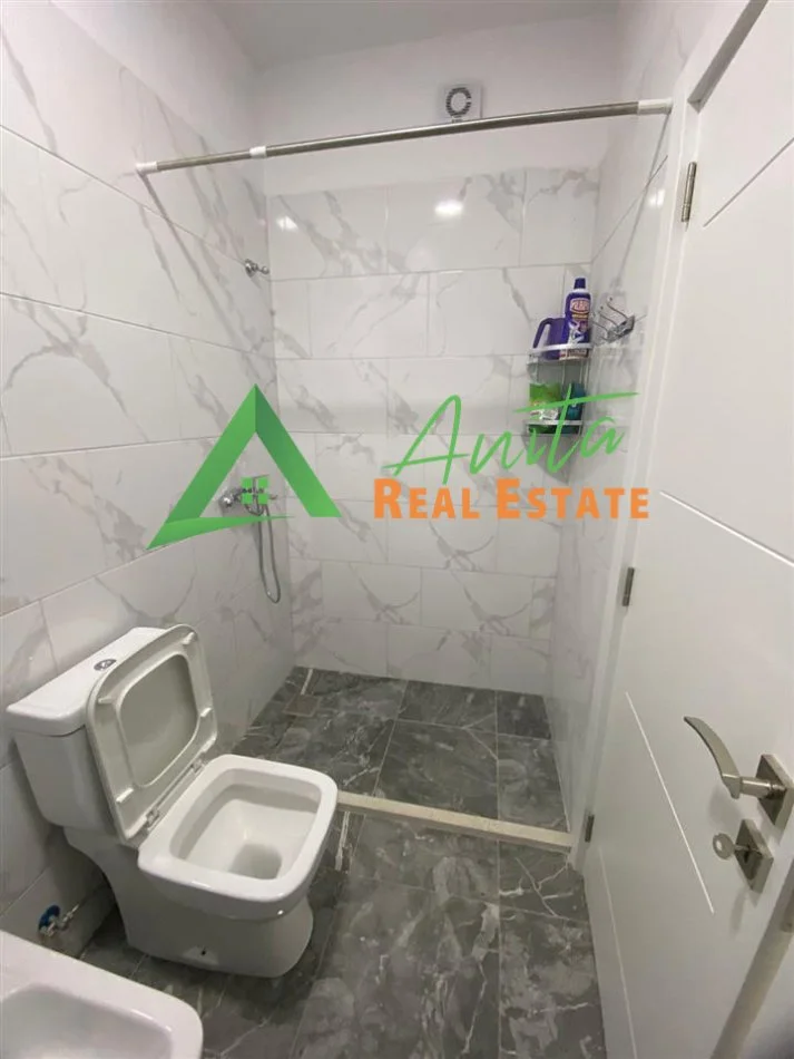 Tirane, jepet me qera apartament 2+1+Ballkon Kati 3, 100 m² 600 € (Rruga e Dibres)
