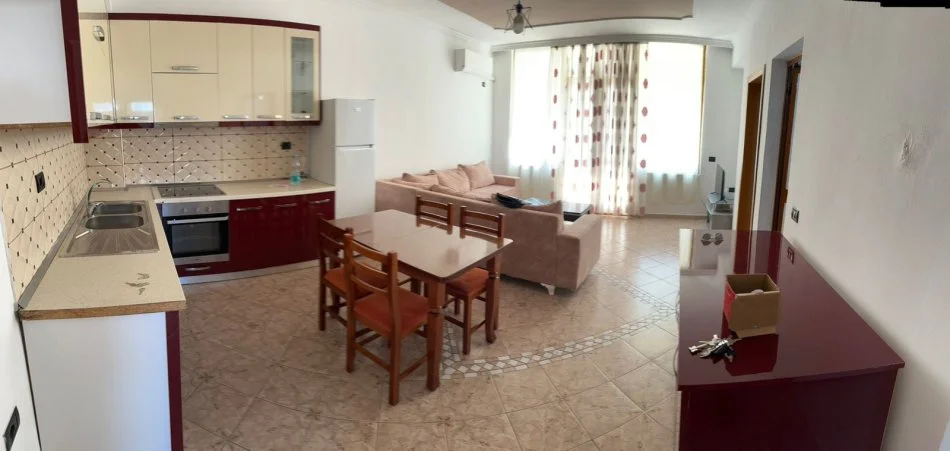 Tirane, jepet me qera apartament 2+1+Ballkon Kati 1, 94 m² 600 € 