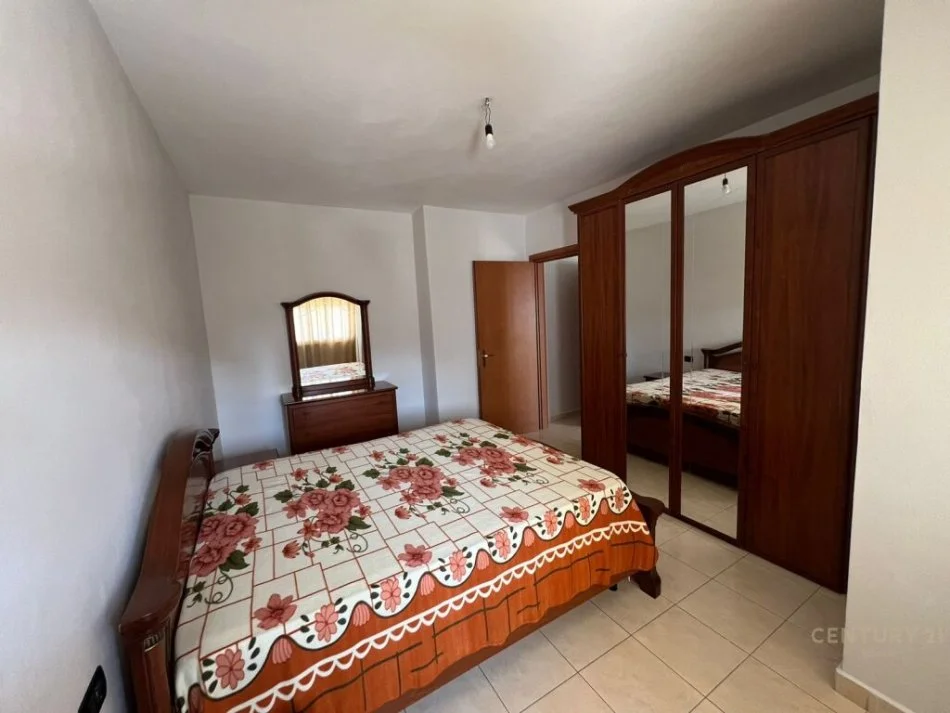 Qera, Apartament 1+1, te Pazari i Ri!, 480euro