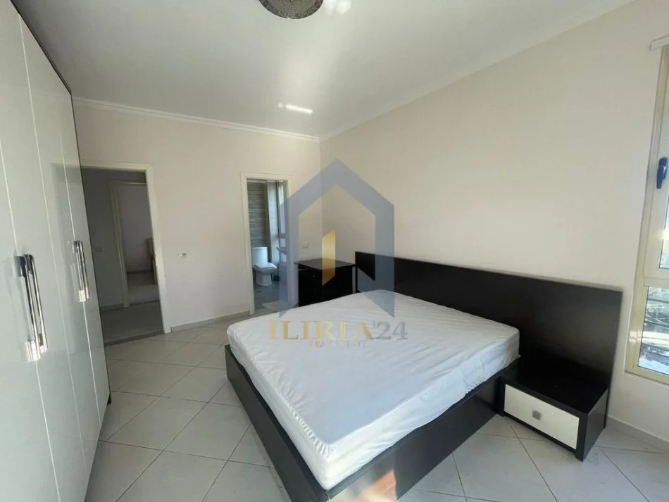 Tirane, jap me qera apartament 2+1+Ballkon Kati 4, 120 m² 650 € (Don Bosko)