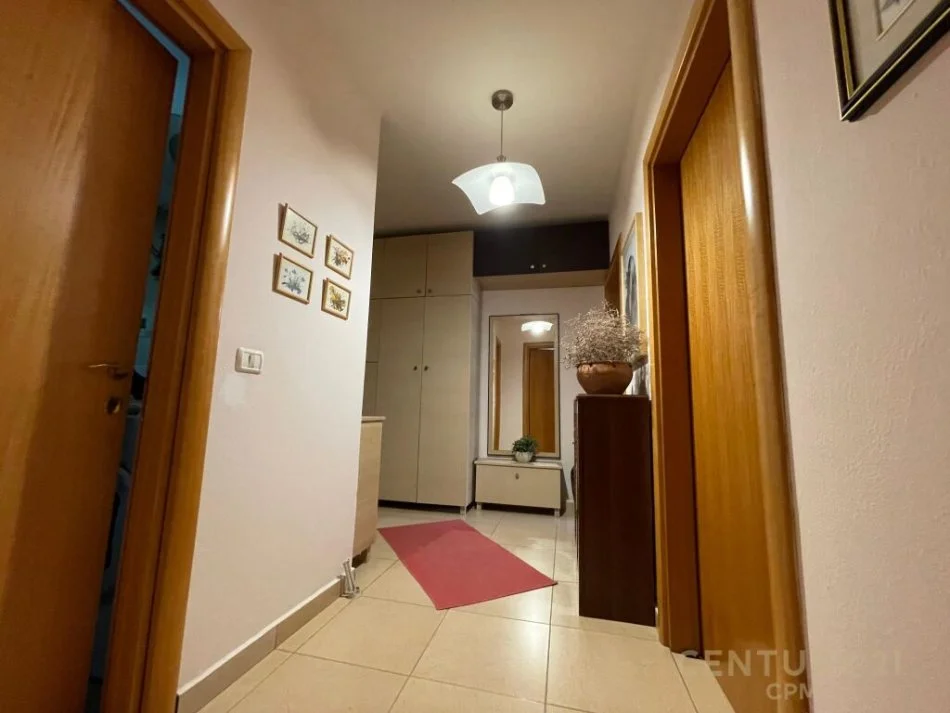 Tirane, shitet apartament 2+1+Ballkon, Kati 5, 108 m² 220,000 € (Komuna e Parisit)