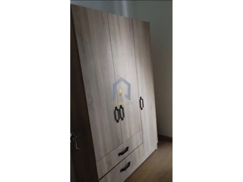 Tirane, jap me qera apartament 2+1 Kati 3, 110 m² 600 € (Zogu i Zi)