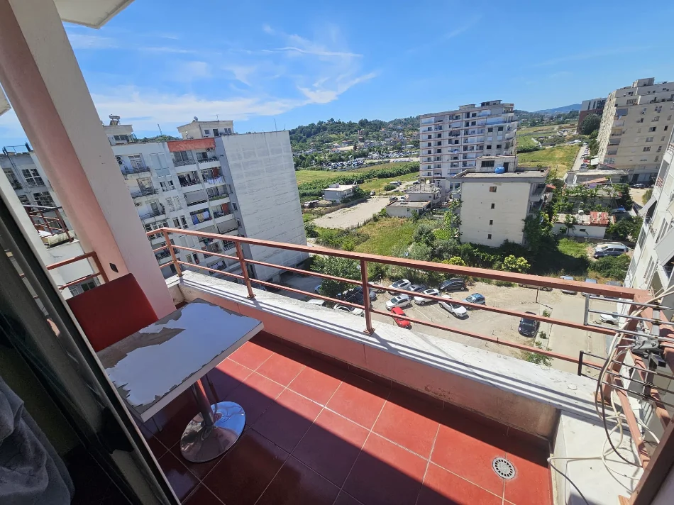 Tirane, jepet me qera apartament 2+1 Kati 7, 100 m² 500 € (Bar Sorriso Astir)