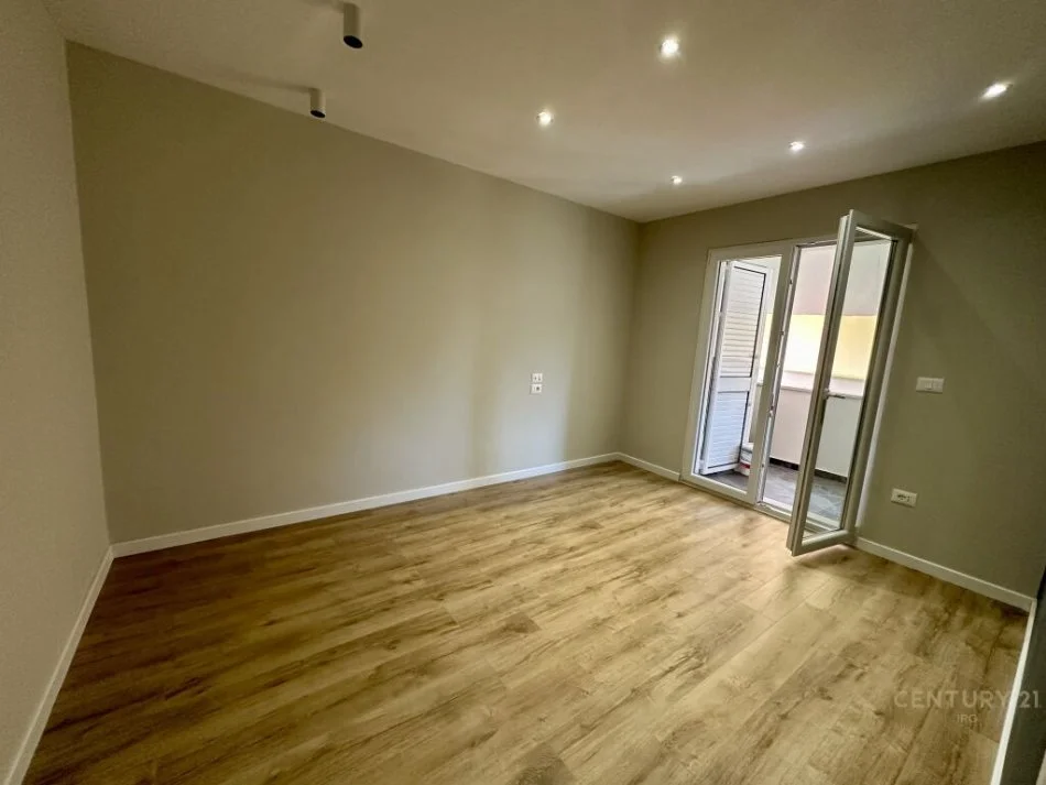 Apartament 1+1 i investuar ne zonen e Ish Bllokut!